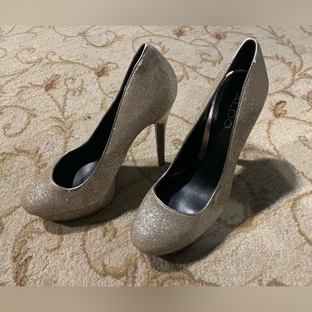 Aldos Gold Sparkly Heel - Sz 6.5